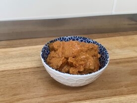 Kipsaté kant & klaar €13,50/ kg